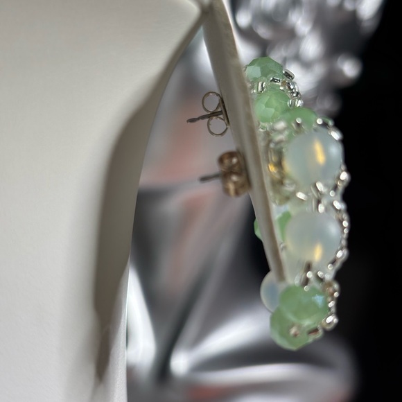 Hand crafted post earrings two tone frosted white and green beads and seed beads - Picture 8 of 9